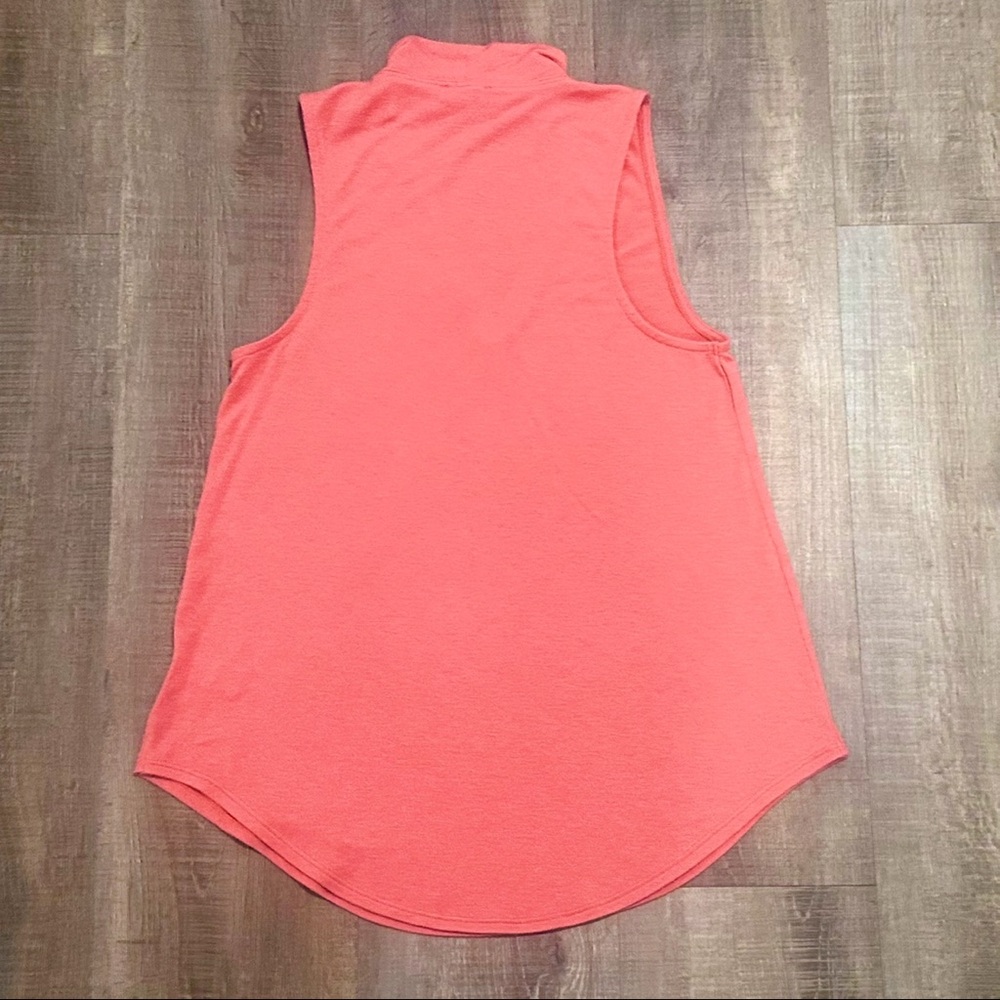 New Women’s Size XS Express Coral Deep V Choker Tank Top Blouse - Picture 2 of 4